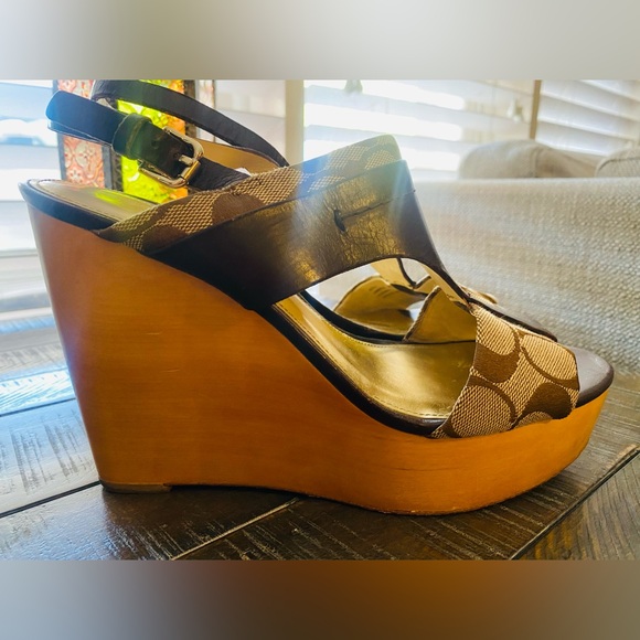 COACH Campbell Wedge Platform 🥰 - Picture 7 of 11